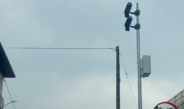 T-red spietato. Scoppia la polemica