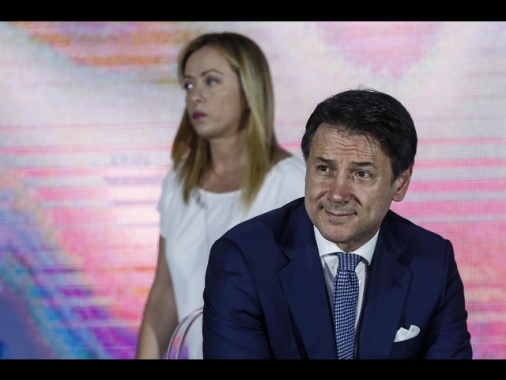 Conte a Meloni, non vieni in Parlamento, dov'è il tuo onore?