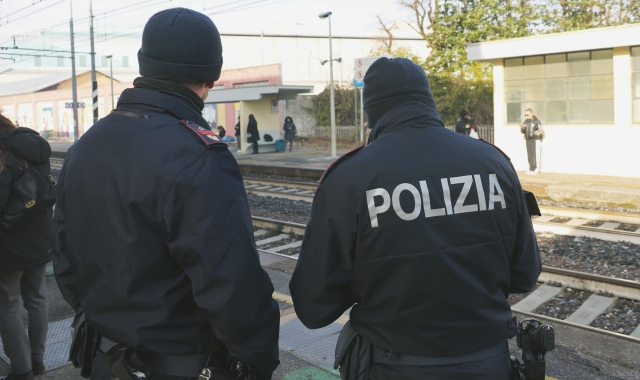 La caduta sarebbe avvenuta poco dopo la stazione di Tronzano, nel Vercellese (foto Archivio)