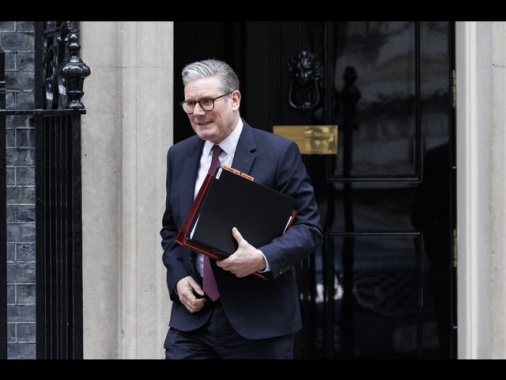 Pil Gb +0,1% nell'ultimo trimestre, evita orlo recessione