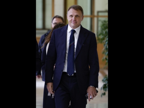 Lollobrigida, una follia le etichette-shock per il vino