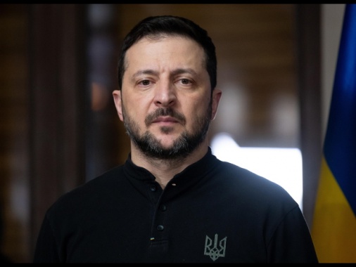 Zelensky, '1220 bombe aeree, 850 droni e 40 missili in 7 giorni'