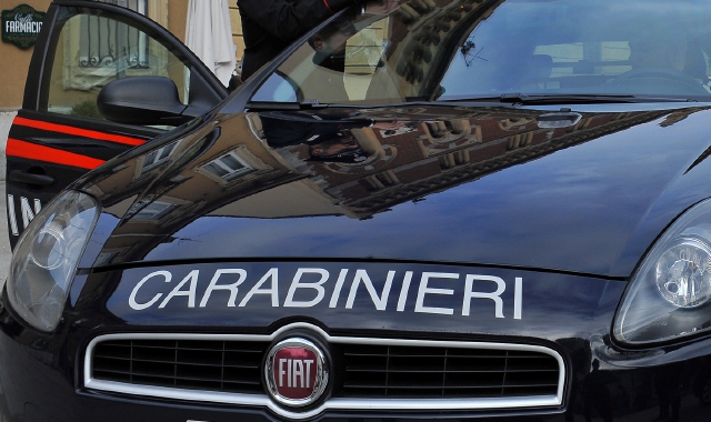 Idraulico e carabiniere finti, cassaforte svuotata