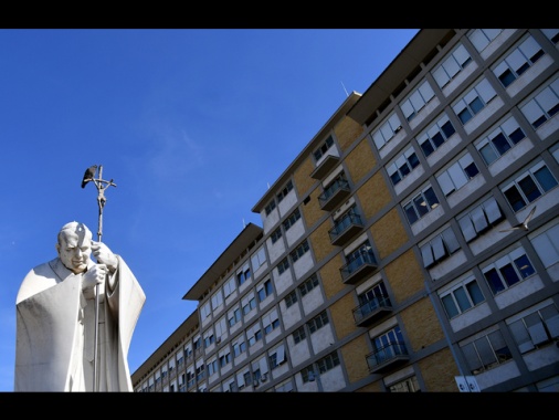 Notte tranquilla, il Papa ha riposato