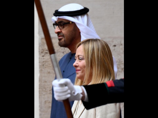 Meloni riceve bin Zayed, poi il business forum Italia-Emirati