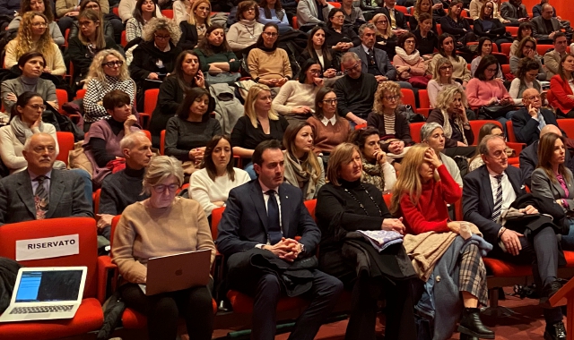 Sala Tramogge dei Molini Marzoli al gran completo ieri mattina, per il convegno organizzato dall’Ordine degli avvocati sul problema dei giudici di pace