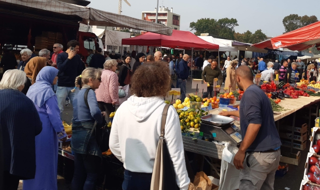 Gallarate, lavoratori in nero al mercato