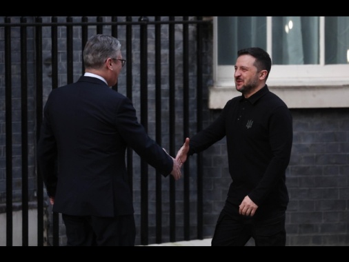 Zelensky, useremo prestito Gb per produrre armi in Ucraina