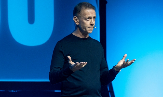 Rocco Siffredi sul palco del Teatro di Varese (foto Blitz)