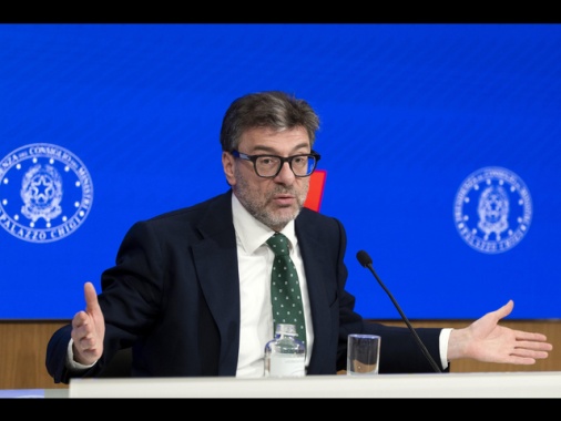Giorgetti, bene conti, ora sfida in contesto problematico