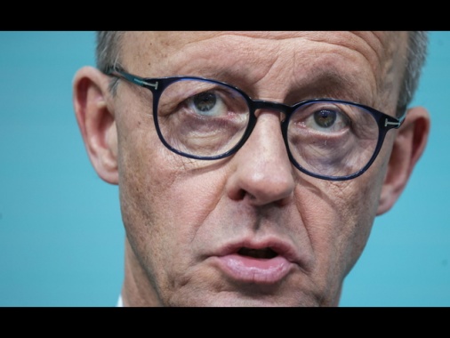 Merz, miliardi di investimenti in difesa e infrastrutture