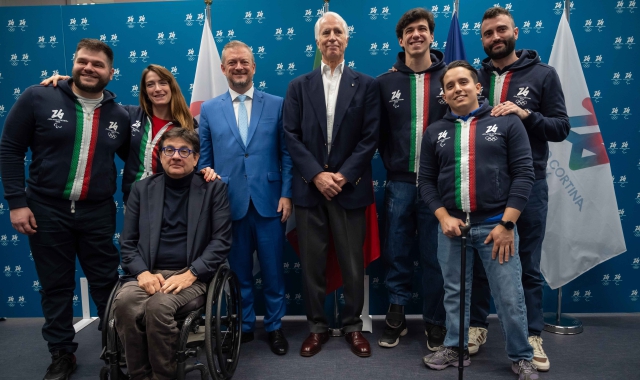 Alessandro Andreoni, secondo da destra