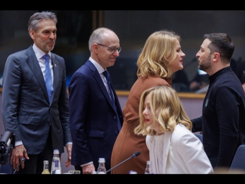 Meloni, 'riarmo non è parola adatta, messaggio non chiaro'