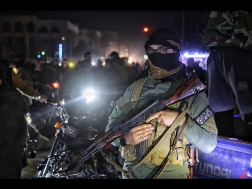 Siria: scontri con forze leali ad Assad, 'almeno 70 i morti'