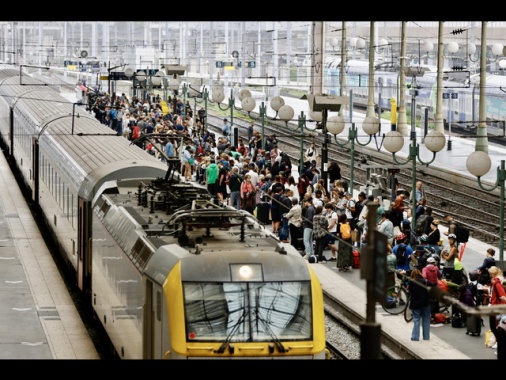 Treni sospesi a Gare du Nord Parigi, 'disagi tutto il giorno'