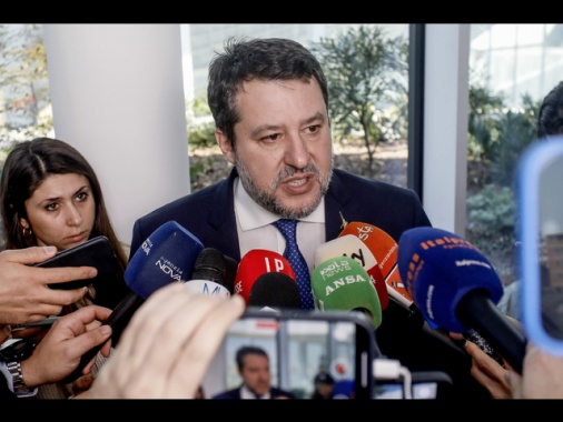 Salvini,con esercito Ue guidato da Macron sull'orlo della guerra