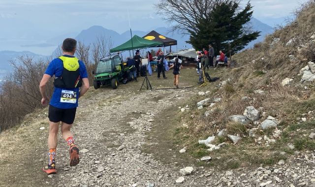 Il passaggio degli atleti al Forte d’Orino 