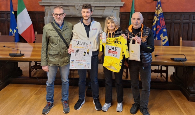 La presentazione in Comune