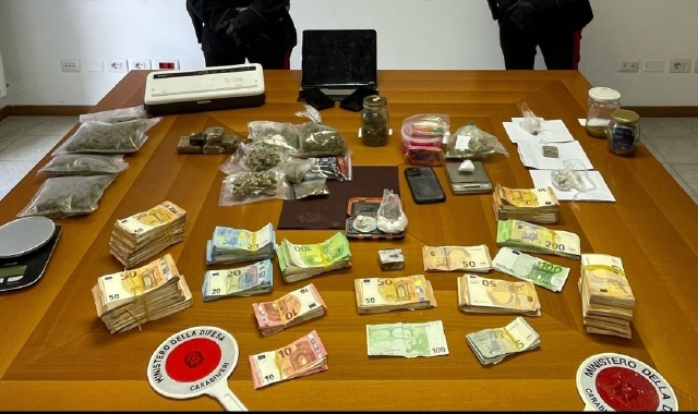 Busto, droga nelle merendine e fiume di soldi: 14 arresti