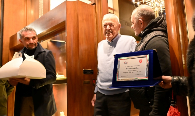 Festa a sorpresa per Aldo Ossola (foto Blitz)