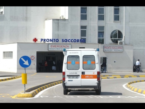 Accoltella figlio dopo lite nel Brindisino, muore 44enne