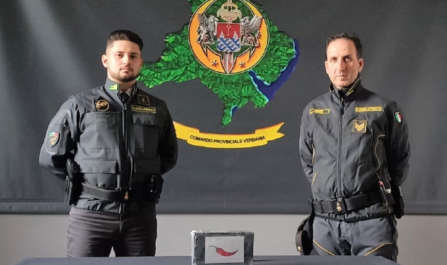 Un chilo di cocaina sotto il giubbotto: arrestato a Verbania