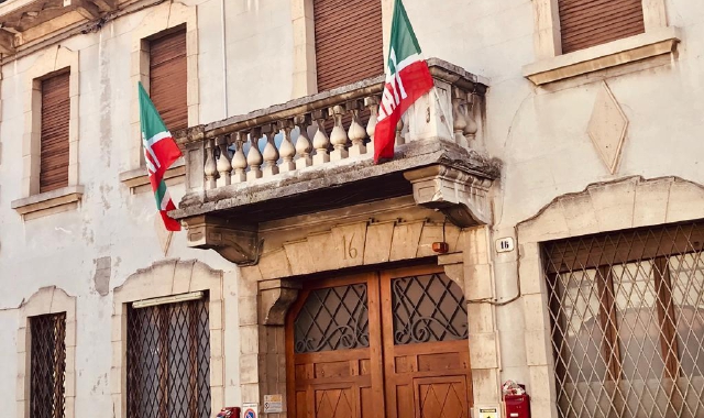 Tra rinvii e tessere, Forza Italia cerca l’intesa