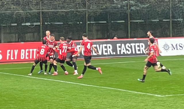 L’esultanza dopo il vantaggio di Camporese