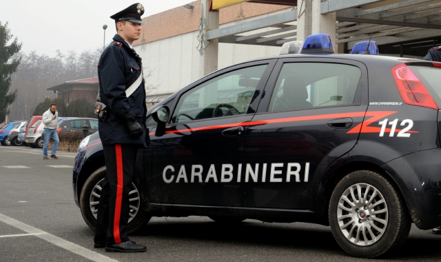 Cuvio, vicedirettore del Tigros aggredito all'uscita