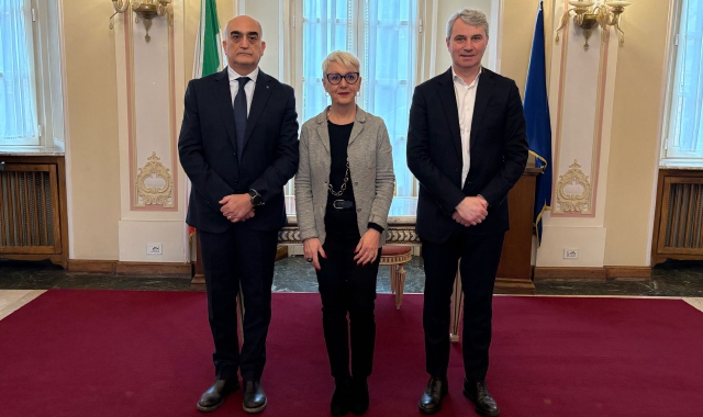 Michele Specchio, Claudia Caravati e Davide Galimberti alla presentazione a Palazzo Estense