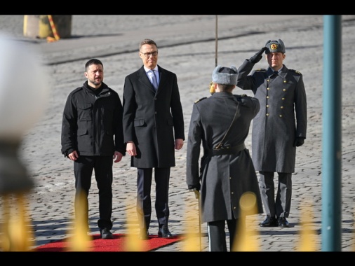 Zelensky, 'oggi parlerò con Trump'