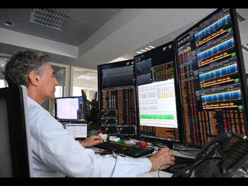 Borsa: Milano volatile (-0,3%), banche pesanti