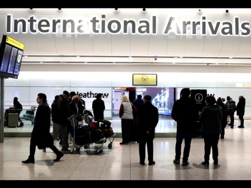 L'aeroporto di Heathrow chiuso per l'incendio di una centralina