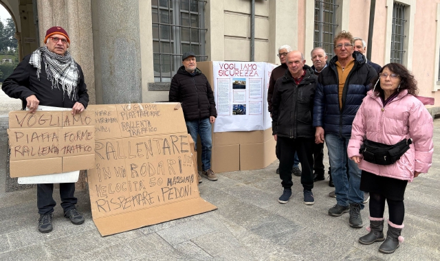 Sicurezza in via Rodari, presidio a Palazzo Estense