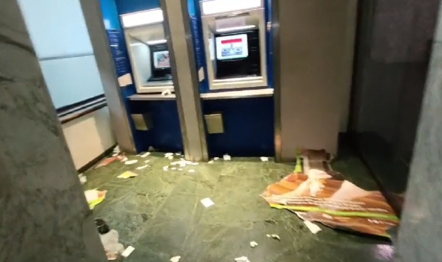 Il disordine creato all’interno della sede in piazza San Vittore  (foto Matteo Canevari)