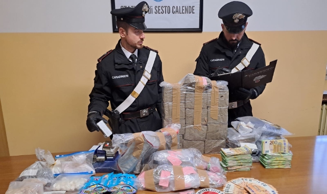 Il materiale sequestrato dai carabinieri