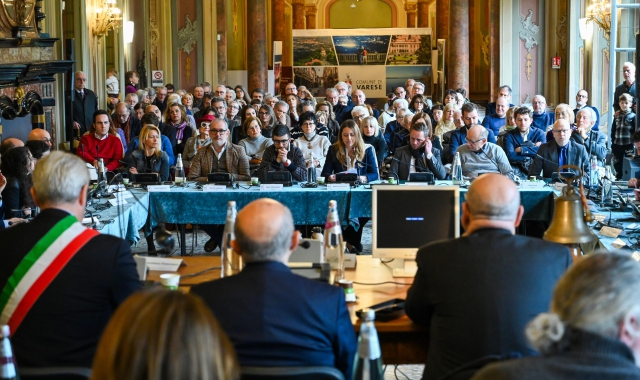 Il Consiglio comunale che ha approvato i  34 Benemeriti da iscrivere nel Famedio  (foto Blitz) 