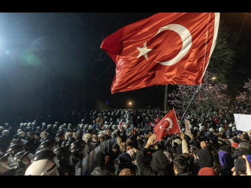 Appello opposizione, 'sabato tutti in piazza a Istanbul'