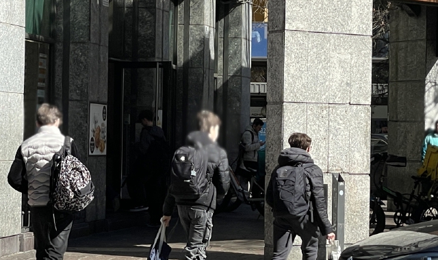 Piazza Garibaldi, epicentro dei problemi tra giovanissimi (foto Blitz)