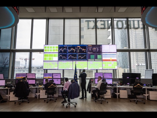 Borsa: l'Europa apre in calo, timori per i dazi sulle auto