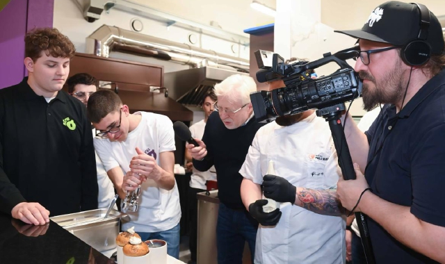 Gallarate, la pizzeria solidale “StraFico” a Domenica In