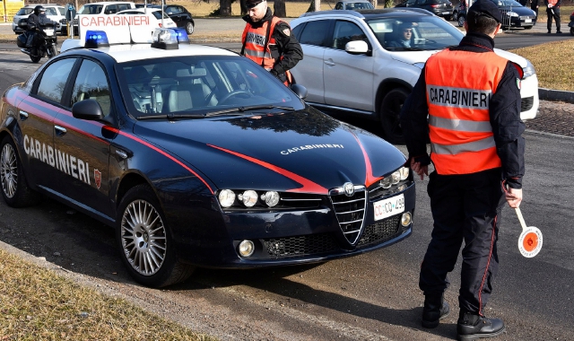 Ubriaco alla guida con la figlia di 2 anni a bordo