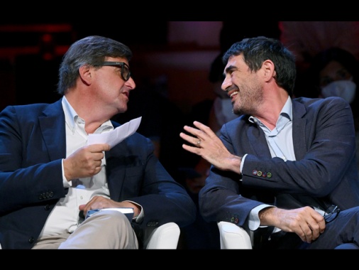 Fratoianni a Calenda, dall'opposizione non offri palco a Meloni