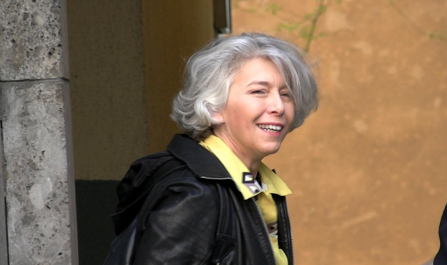 Irene Pivetti è accusata insieme ad altri di  frode in forniture pubbliche, bancarotta, appropriazione indebita, riciclaggio e auto-riciclaggio