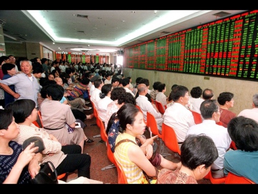 Borsa: Asia contrastata, future Europa e Stati Uniti in rosso