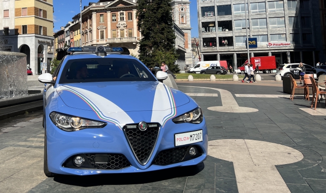 Il giovane ha aggredito anche gli agenti della Volante (foto Archivio)