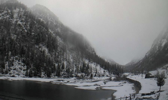 Il lago delle Fate innevato nella webcam di questo pomeriggio 