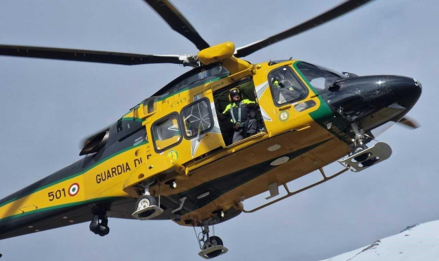 L’elicottero “Volpe” della Guardia di finanza di Venegono Superiore coinvolto nell’esercitazione