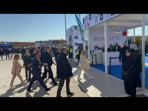 Meloni, preoccupata per i dazi, ma nessun allarmismo