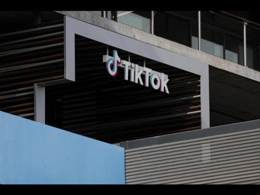 Trump estende di 75 giorni scadenza per accordo su TikTok